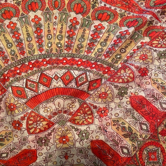 100% Silk Scarf - Picture 3 of 4